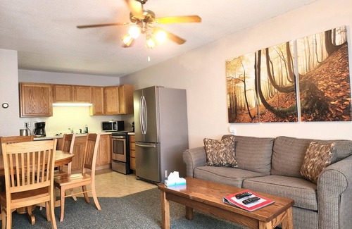 Hill City Hotel | Eco-Friendly Retreat at Trails Inn Quadna Mountain Motel