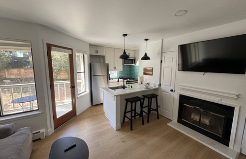 Mapleton Hill Condo | Serene Downtown Condo with Trails and Family Amenities