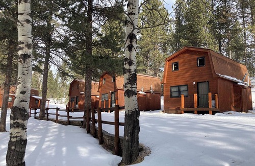 Deadwood House | Cozy Retreat at Trailshead Lodge - Family-Friendly Cabin 5