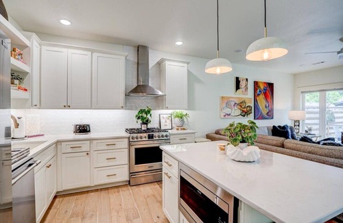 Downtown House | Top-Rated Trails at The Momentary with Downtown Patio Access