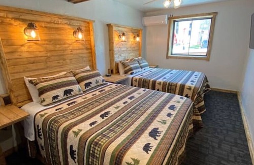 Ohiopyle Hotel | Convenient Trailside Hotel Near Fallingwater with Great Amenities