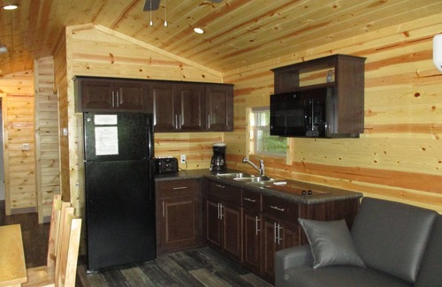 Seguin Cottage | Trailside RV Resort