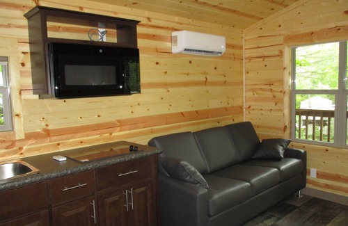 Seguin Cottage | Trailside RV Resort