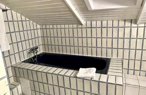 Seevetal Apartment | Explore Train Fans Guesthouse: A Family-Friendly Retreat