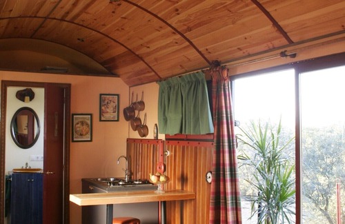 San Agustin del Guadalix House | Explore the Unique TRAIN WAGON: Spa & Family-Friendly Stay
