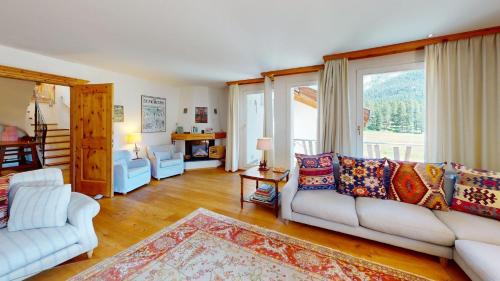 Champfer Apartment | Discover Trais Tschiervs: Family & Pet-Friendly Retreat