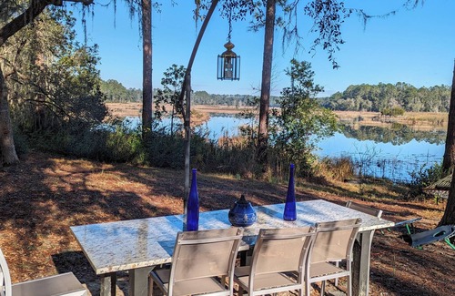 Edgar RV Rental | Experience Tram^ping: Unique Stay with Spa & Breakfast