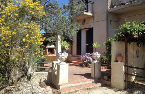 Sciacca Apartment | Tramontana Apartment: Family Retreat with Oceanfront Views