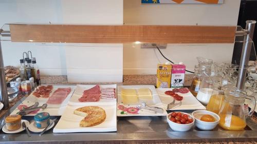 La Jonquera Hotel | Tramuntana Hotel: Pet-Friendly Retreat with Great Reviews