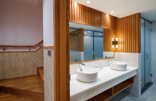 Long Hai Hotel | Explore Tran Chau Beach & Resort: Family-Friendly Retreat