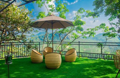 Yatiyantota Hotel | Cozy Trance Rabara Resort with Oceanfront Pool & Dining