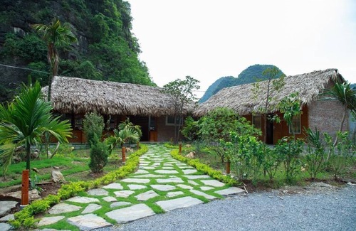 Hoa Lu House | Relax at Trang An Mountain House Bungalow with Garden View