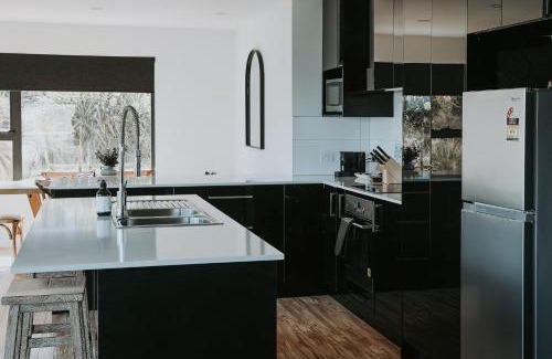 Tranmere Apartment | Tranmere Seaside Serenity: Family-Friendly Coastal Retreat