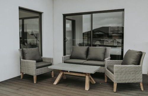 Tranmere Apartment | Tranmere Seaside Serenity: Family-Friendly Coastal Retreat
