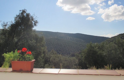 Villanueva de Algaidas Cottage | Tranquil 2 Bedroom cottage with pool, close to Lake Iznájar.