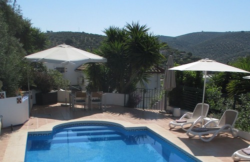 Villanueva de Algaidas Cottage | Tranquil 2 Bedroom cottage with pool, close to Lake Iznájar.