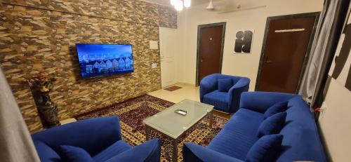 Pali Hill Apartment | Serene 1 BHK with Pocket Terrace - Family & Pet Friendly