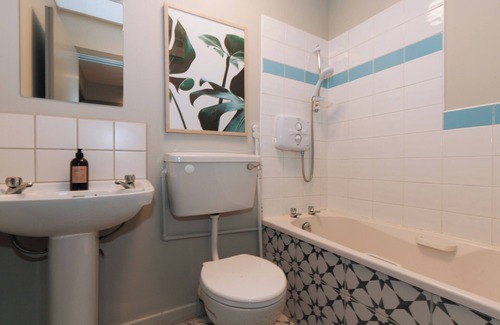 The Liberties Apartment | Tranquil 1BD Flat in Portobello