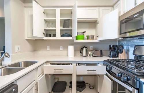 Willow Run Apartment | Tranquil 1BR King Suite | Pool, Parking & Gym 01