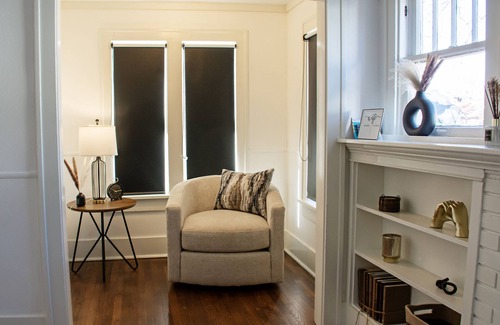 Sayles Blvd. Area Cottage | Relaxing 2-Bed Craftsman Home with Full Kitchen & Pet Friendly