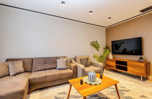 Kabatas Apartment | Tranquil 2-bedroom apartment with AC in Istanbul