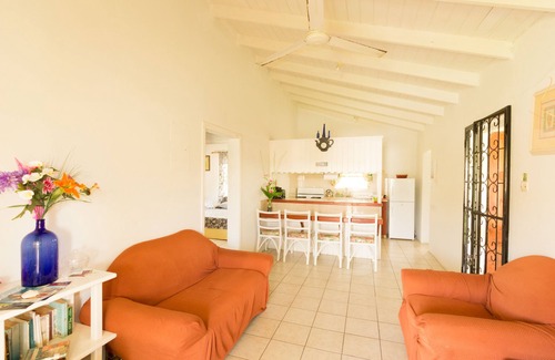 Welches Apartment | Peaceful 2 Bedroom Apt on Vibrant South Coast with Ocean View