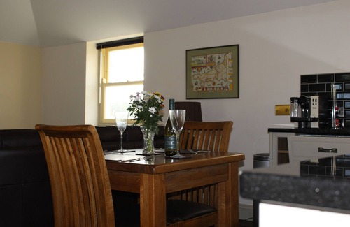 St. Keyne Cottage | Historic Stone Cottage with Ocean View & Spa Retreat