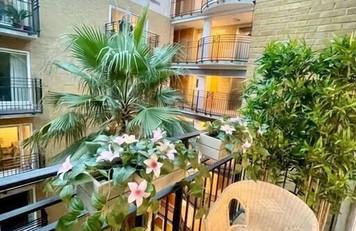 Queenhithe Apartment | Serene 2-Bedroom Retreat Just 2 Minutes from St. Paul's