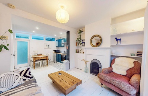 Peckham House | Tranquil 2Bed W/Communal Garden near Train Station