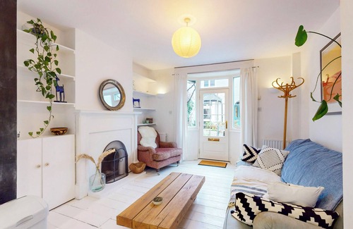 Peckham House | Tranquil 2Bed W/Communal Garden near Train Station