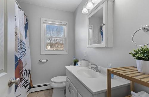 Spring Lake Park Apartment | Peaceful 2BR Apartment Near Mpls - Pet & Child Friendly
