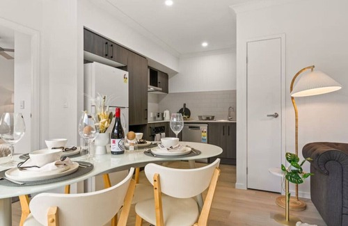 Browns Plains House | Relaxing 2BR Retreat with Breakfast and Family-Friendly Vibes