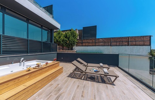 Kas Villa | Tranquil 3-bedroom villa in Antalya with AC, WiFi