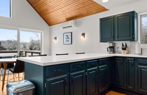 Becket House | Serene 3-BR Waterfront Retreat with Lake Views & More