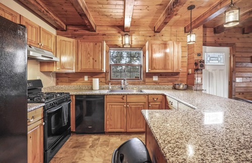 Florissant Cabin | Idyllic 30 Acre Retreat with Hot Tub and Family Amenities