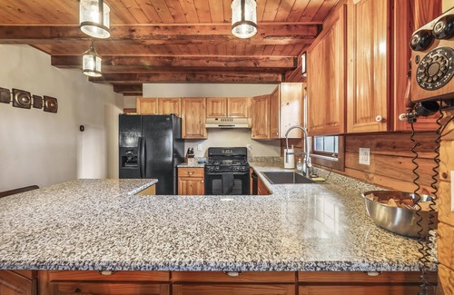 Florissant Cabin | Idyllic 30 Acre Retreat with Hot Tub and Family Amenities