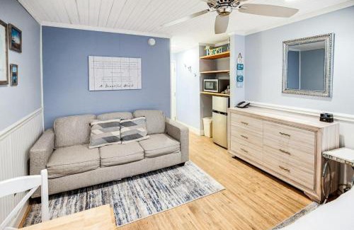 Litchfield by the Sea Apartment | Serene Resort View King Room with Oceanfront Pool Access