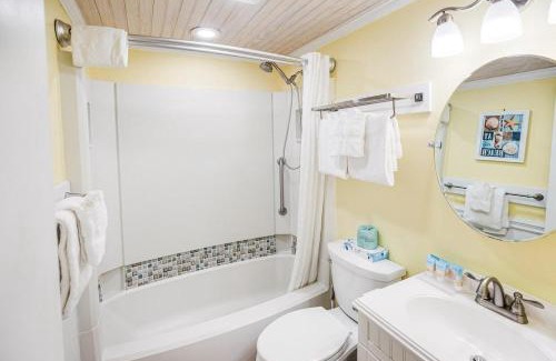 Litchfield by the Sea Apartment | Serene Resort View King Room with Oceanfront Pool Access