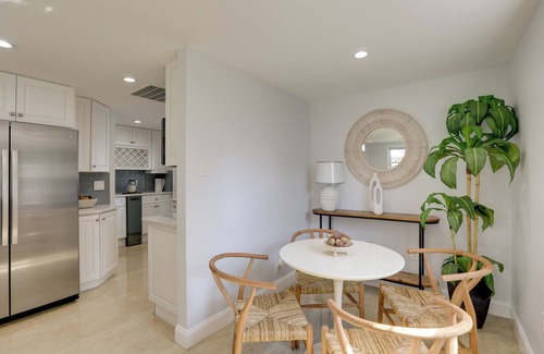Abington House | Serene Abington Retreat with Kitchen & Pet-Friendly Amenities