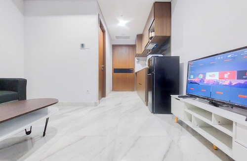 Pinang Apartment | Cozy Living at The Smith Alam Sutera Apartment with Pool