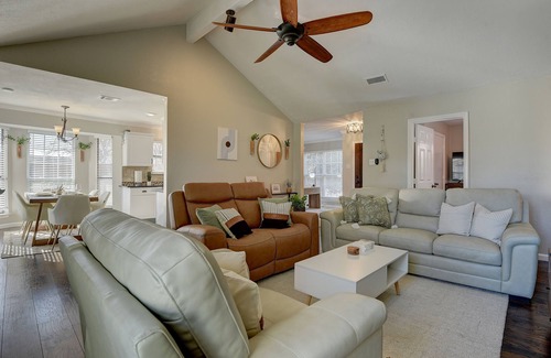 Rowlett House | Cozy Retreat Near Lake Ray Hubbard - Pet Friendly Amenities