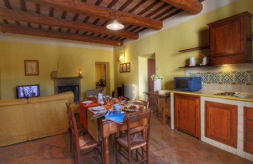 Assisi Cottage | Family-Friendly Getaway at Belvilla by OYO Ginestrilo