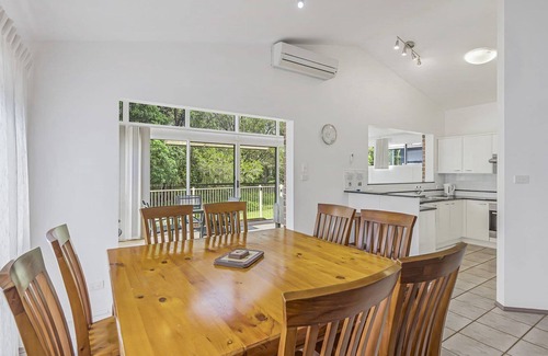 Port Macquarie House | Relaxing Getaway at Hibbard - Breakfast and Family Friendly