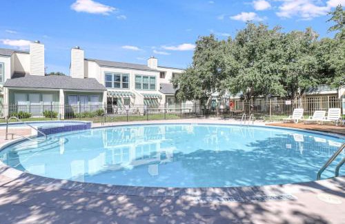 Sailhouse Apartment | Relaxing Tranquil Bay with Family-Friendly Amenities