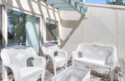 Sailhouse Apartment | Relaxing Tranquil Bay with Family-Friendly Amenities