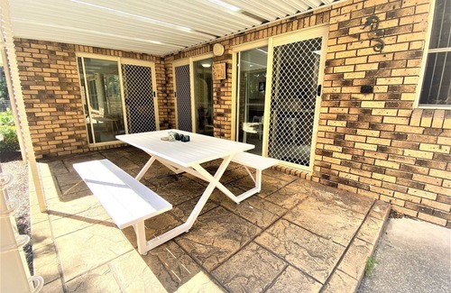 Nambucca Heads House | Idyllic Beach Retreat with Ocean Views and Pet-Friendly Perks