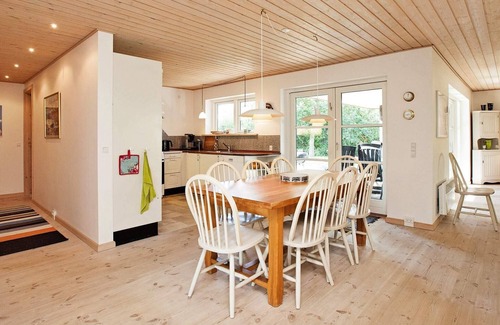 Store Fuglede House | Perfect Holiday Home for 8 in Store Fuglede with Ocean View