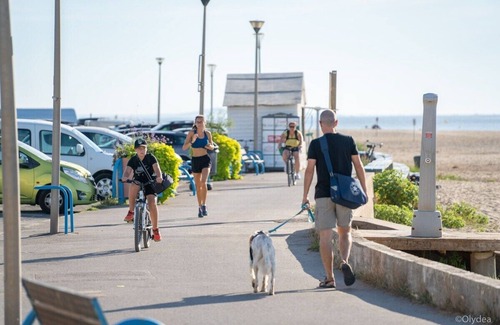 Saint-Pierre-la-Mer Apartment | Serene Beachfront Escape with Kitchen near Saint Pierre La Mer
