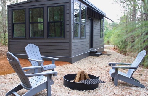 Winona Cabin | Cozy Cabins: Private 1 Bedroom with Kitchen & Pet Friendly