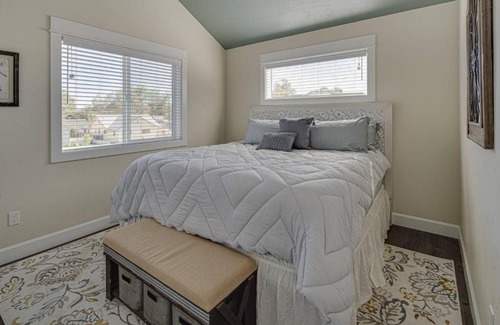 Redmond House | Serene Family Retreat with Child-Friendly Amenities